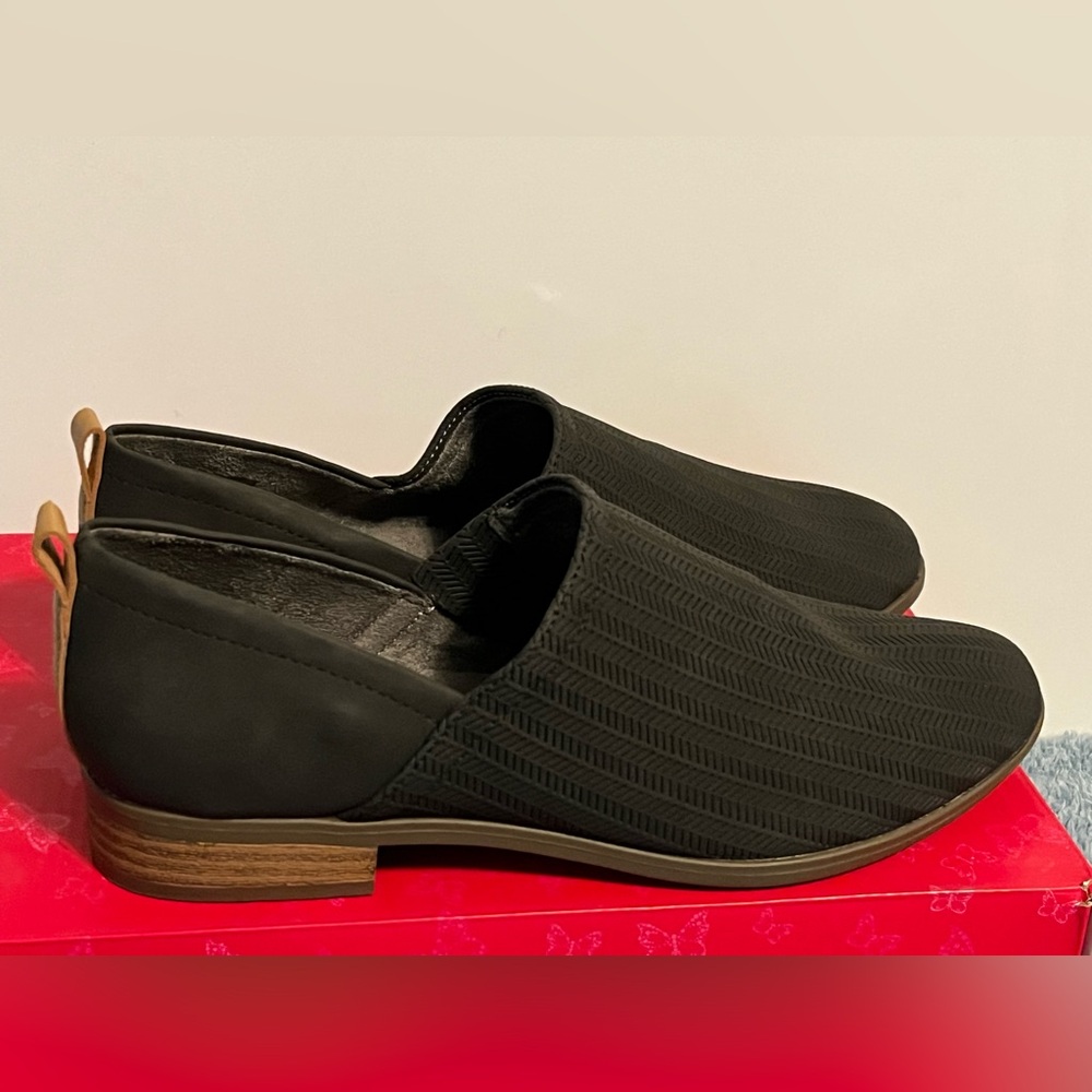 Dr. Scholl's Black Textured Slip-On Loafers size 9M
